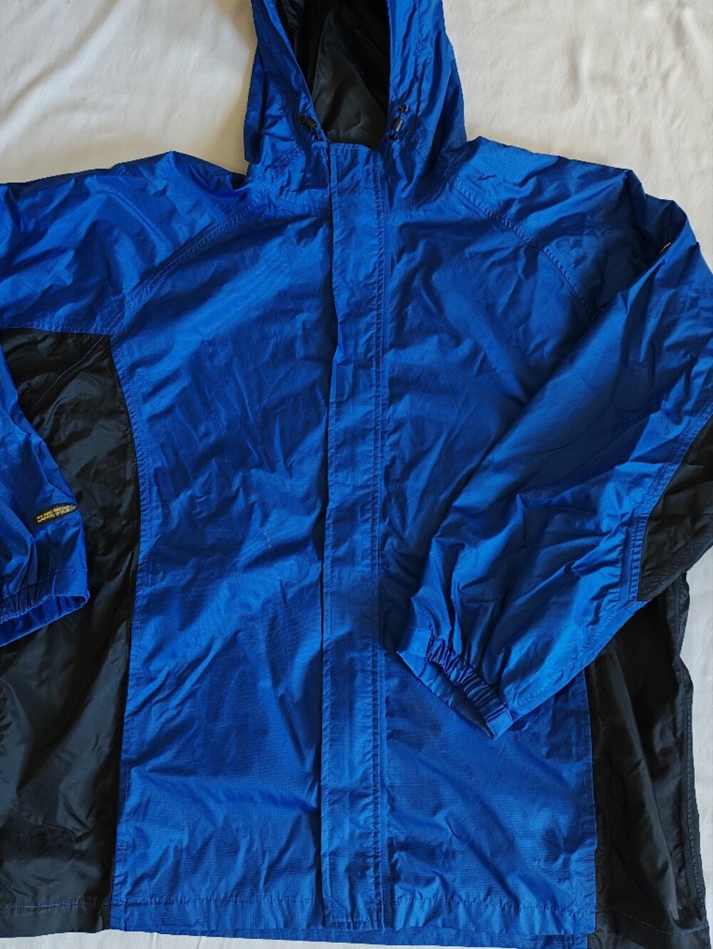Men's Blue Lightweight Raincoat - Water-Resistant Hooded Jacket